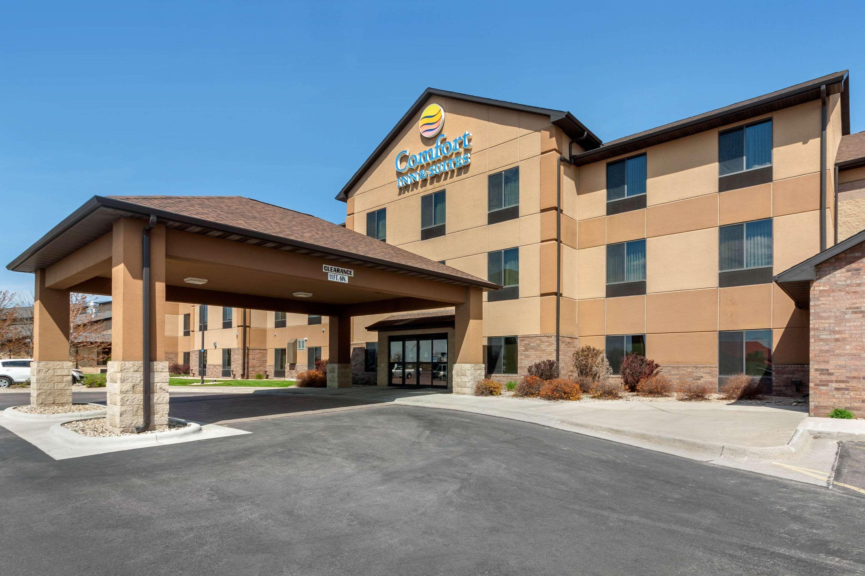 Comfort Inn & Suites Mitchell I-90 Exterior photo